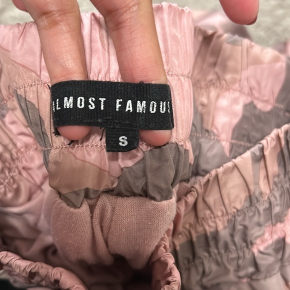 Almost famous Pink and Grey Camouflage Cargo Lightweight Pants Size Small - Picture 3 of 6